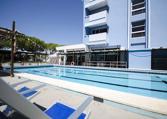 赫利俄斯大酒店 4* 塔尔奎尼亚