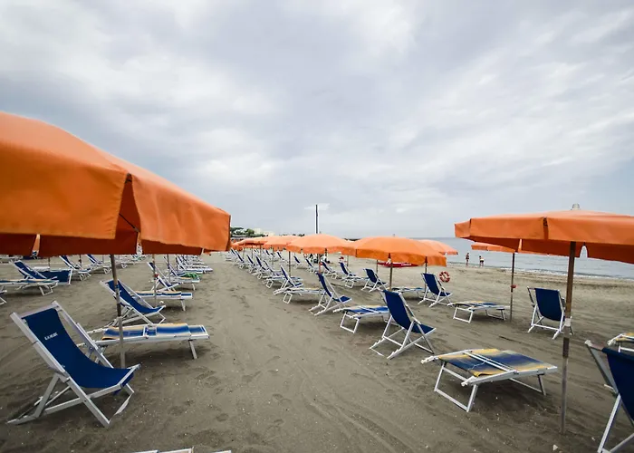 赫利俄斯大酒店 4*