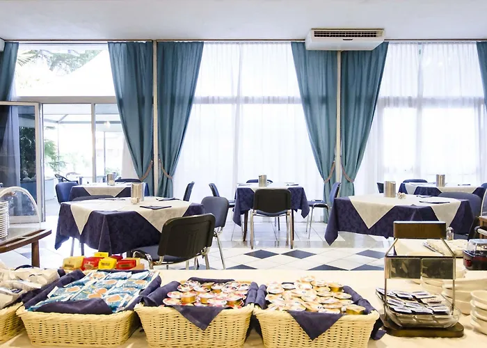 赫利俄斯大酒店 酒店 塔尔奎尼亚