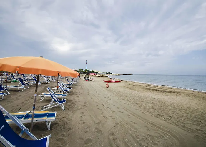 赫利俄斯大酒店 酒店