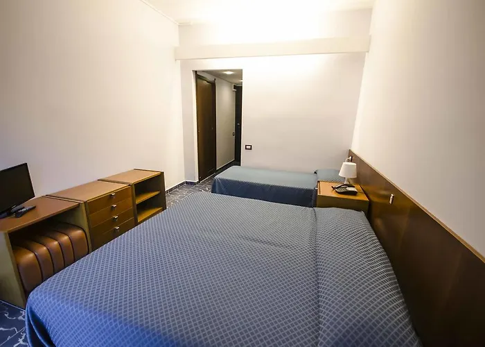 赫利俄斯大酒店 4* 塔尔奎尼亚