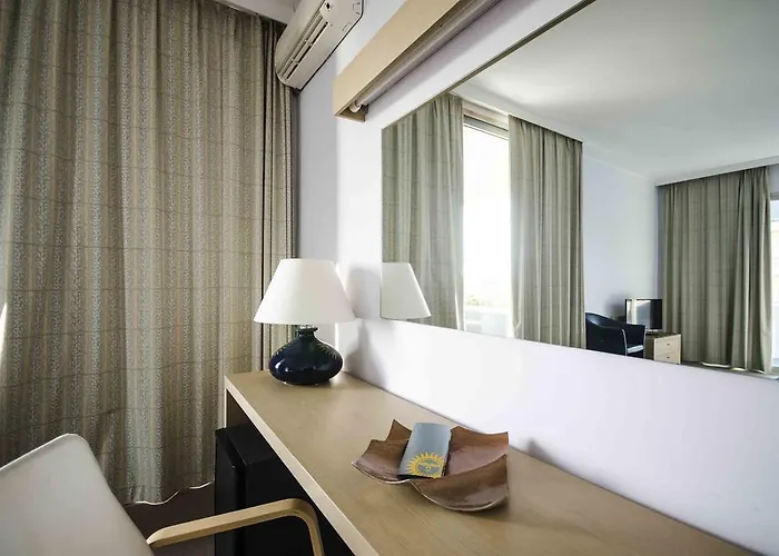 赫利俄斯大酒店 酒店 4*