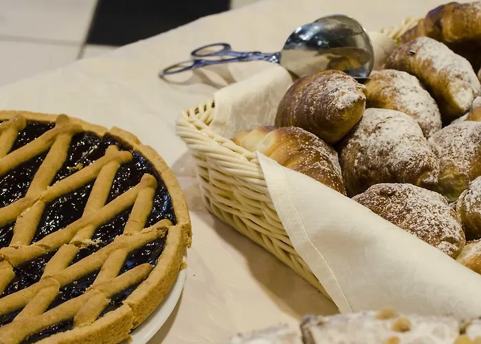 赫利俄斯大酒店 酒店