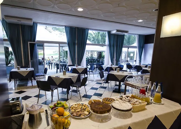 赫利俄斯大酒店 4* 塔尔奎尼亚